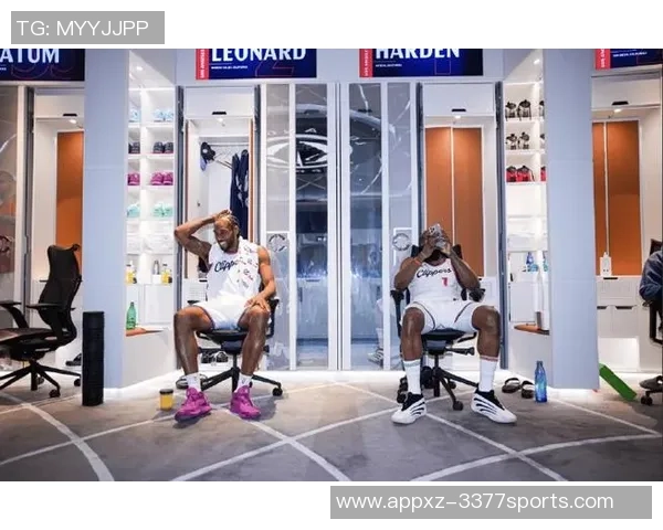 伦纳德全能表现助球队获胜17投9中轻松斩获28分5篮板2助攻1抢断1盖帽 伦纳德全能表现助球队获胜17投9中轻松斩获28分5篮板2助攻1抢断1盖帽